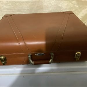 VTG 1930-1940 platt leather Luggage. 24x18x8.